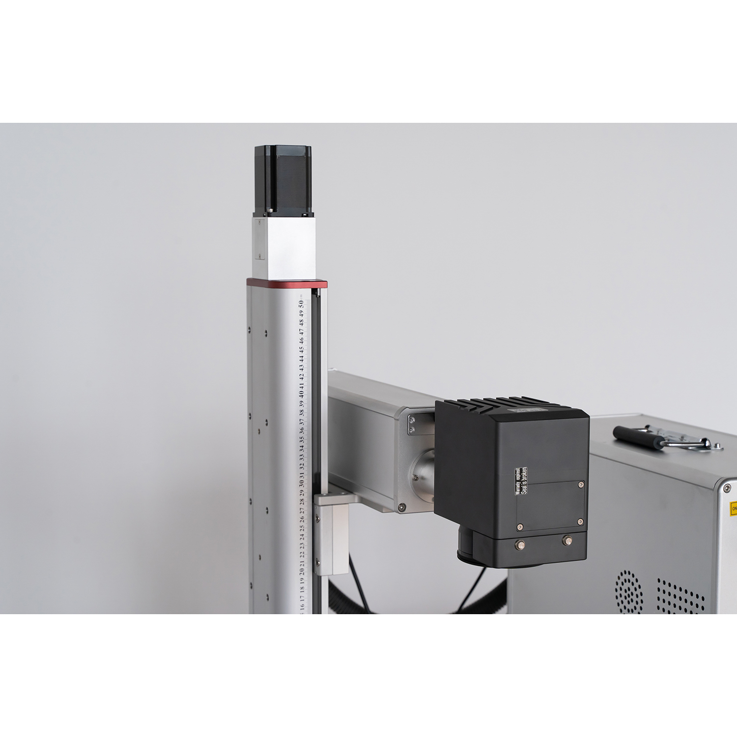 Новое позиционирование камеры и фоновый дисплей Волоконно-лазерная гравировка Маркировочная машина для резки металла и пластика